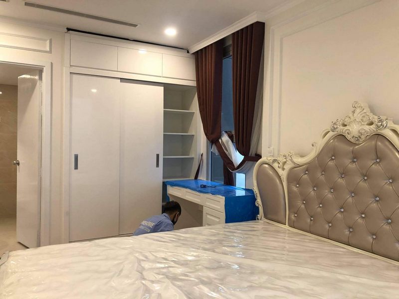 Phòng ngủ chung cư Vinhomes Gardenia kết hợp tủ áo vừa âm tường, vừa cánh lùa, tận dụng tối đa không gian